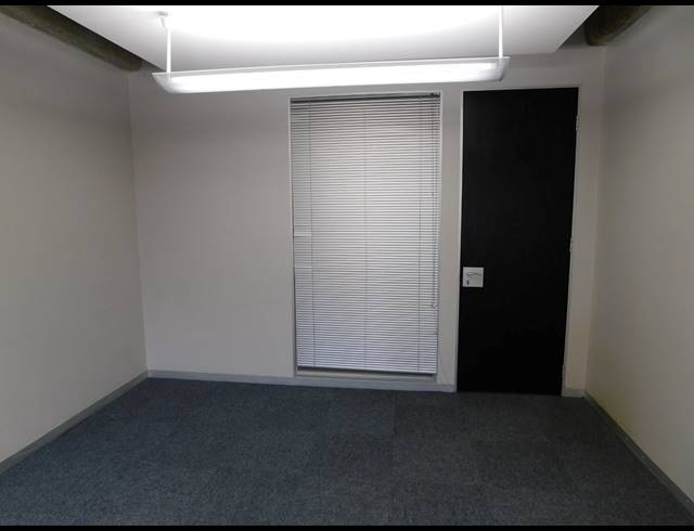 500M² OFFICE TO LET IN FERNDALE